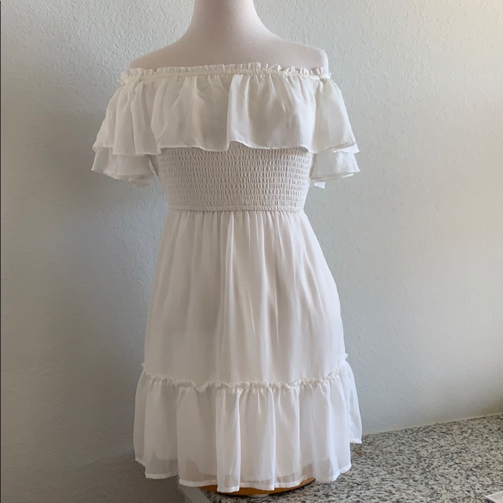 White off the shoulder holister dress